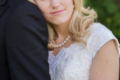 Lauren-down-and-loosely-curled-wedding-day-hair-and-natural-looking-wedding-day-makeup1